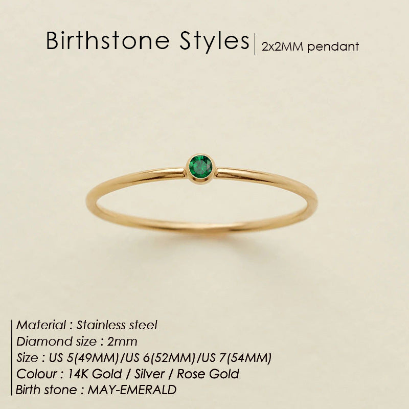 Mini bague avec pierre de naissance (lot)