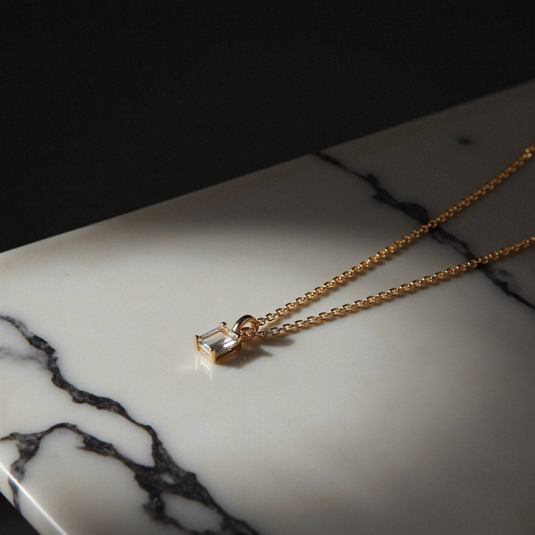 Collier avec pierres de naissance multicolores (lot)