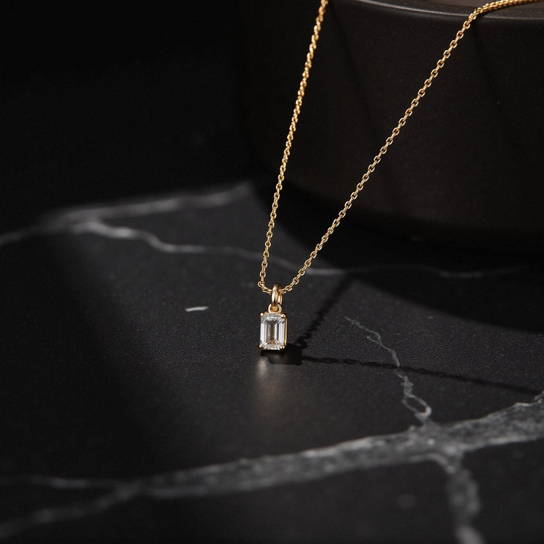 Collier avec pierres de naissance multicolores (lot)
