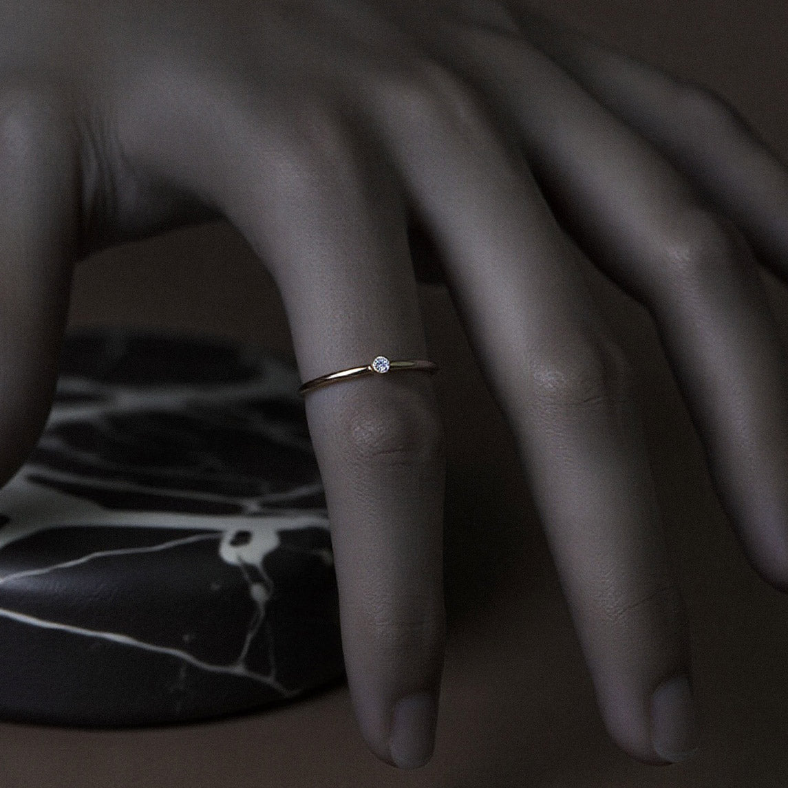 Mini bague avec pierre de naissance (lot)