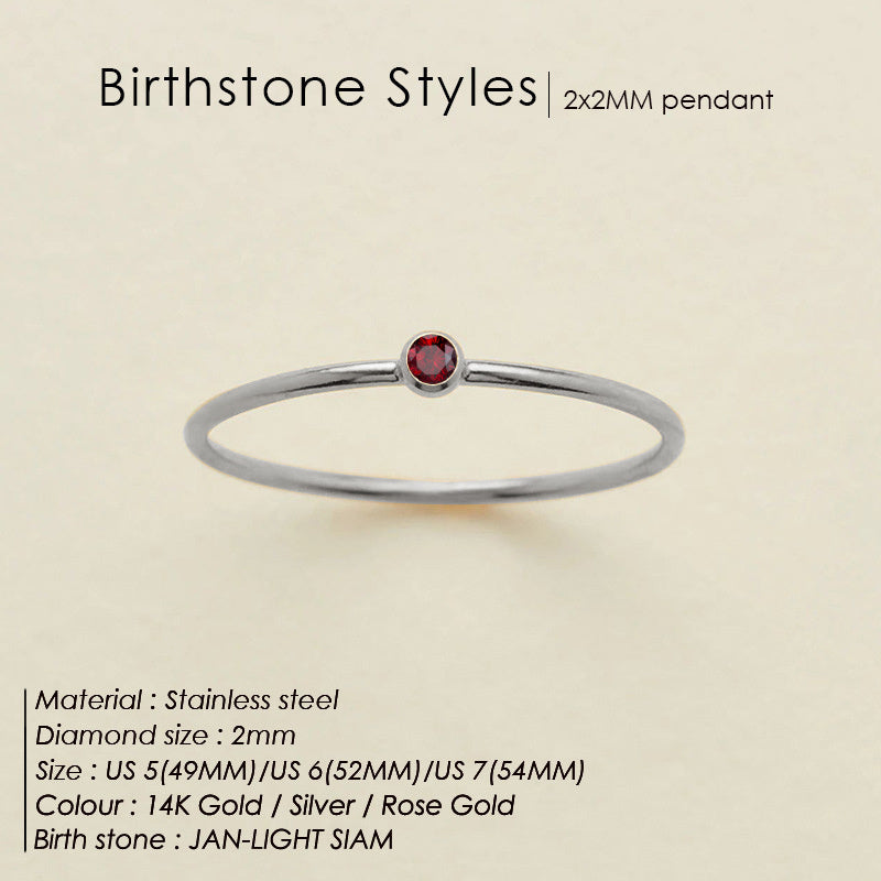 Mini bague avec pierre de naissance (lot)