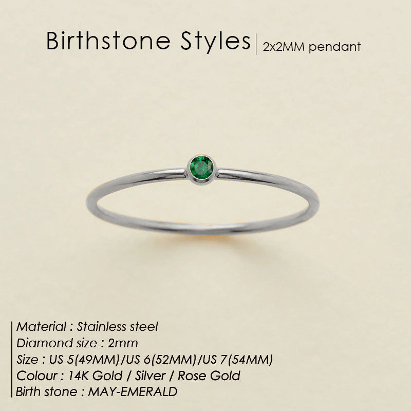 Mini bague avec pierre de naissance (lot)